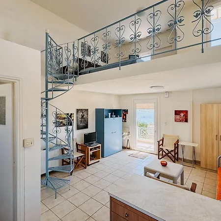 Refresh & Relax Residencies * Finikas (Syros)