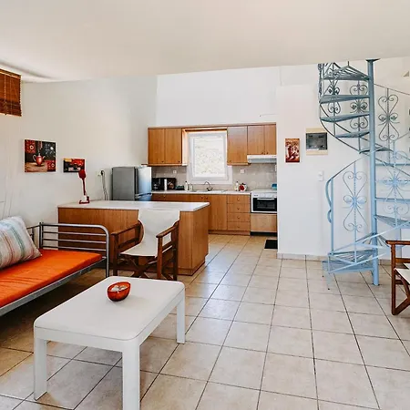 Refresh & Relax Residencies Finikas (Syros)