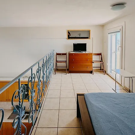 Refresh & Relax Residencies